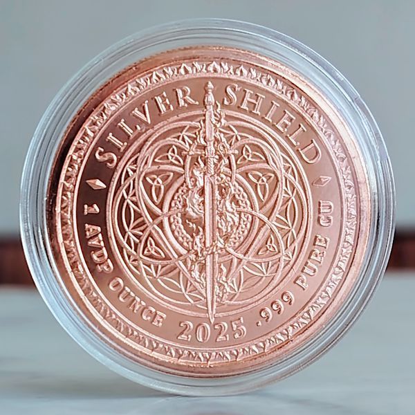 Мідний раунд "Silver Shield Trivium Girls (Срібний щит: Дівчата Тривіуму)", 1 унція AVDP чистої міді 999, США, 2025 CU-GSM-TRIVIUM25-1OZ фото