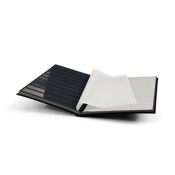 Альбом для марок Leuchtturm BASIC, DIN A4, 16 аркушів/ 32 сторінки чорного кольору, тверда обкладинка, чорна BASIC-16/32BL фото